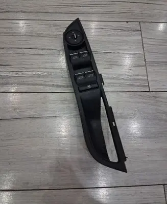 Ford Focus Electric window control switch AM5T14A132AA