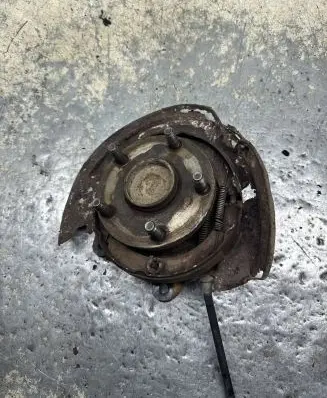 Toyota Corolla Verso AR10 Rear wheel hub