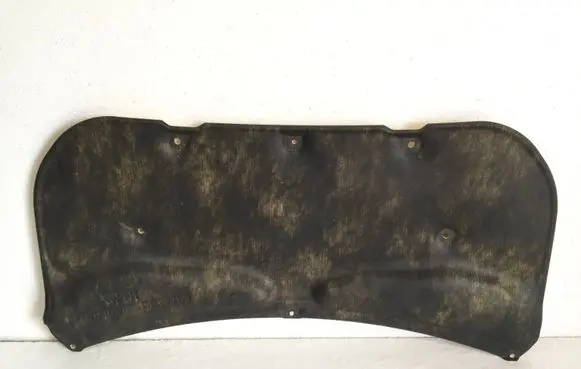Engine bonnet/hood sound/heat insulation