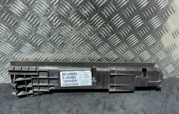 BMW X3 F25 Radiator trim 7593838
