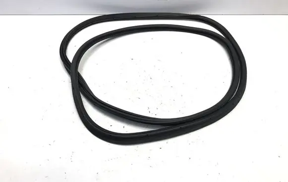 Trunk rubber seal (body)
