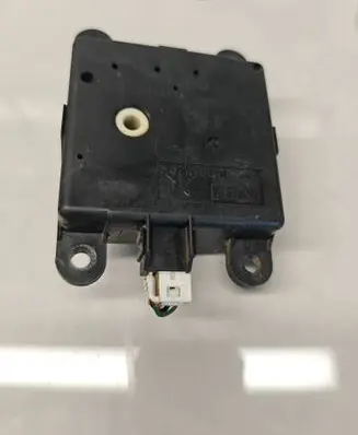 Nissan X-Trail T30 Air flap motor/actuator 3F12030850 040401X