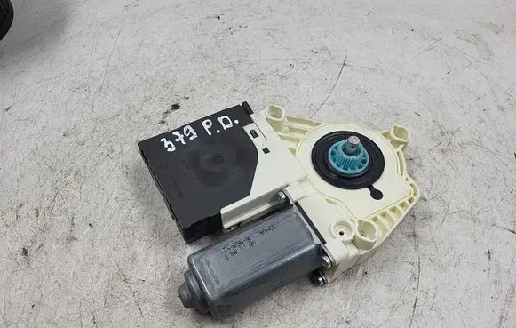 Seat Leon (1P) Front door window regulator motor 1K0959792M
