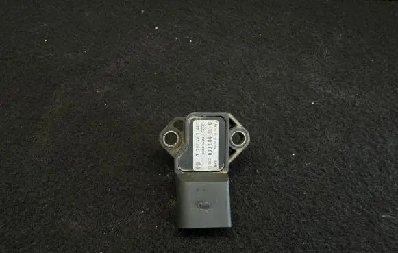 Volkswagen Touran I Air pressure sensor 038906051C