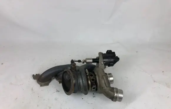BMW 3 F30 F35 F31 Turbo 7637563 4947702409 1805263133