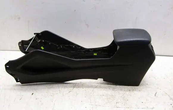 Hyundai Tucson TL Center console 84678-D7701