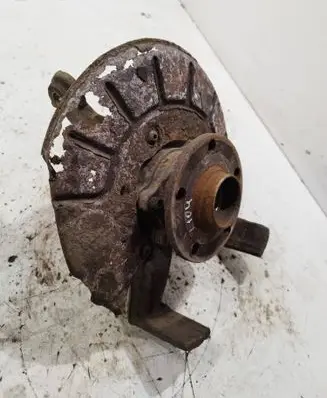 Skoda Octavia Mk2 (1Z) Front wheel hub spindle knuckle