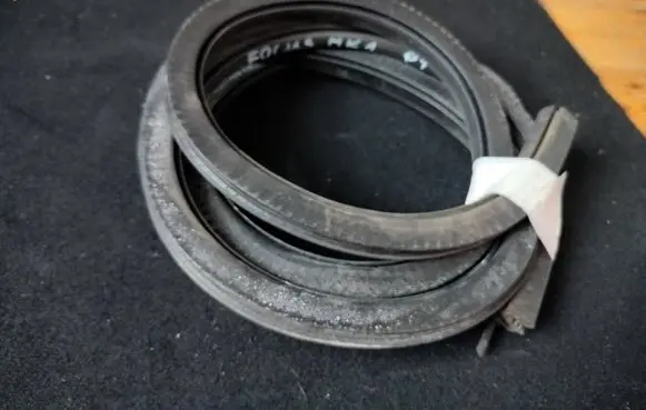 Ford Focus Rear door rubber seal (on body) 