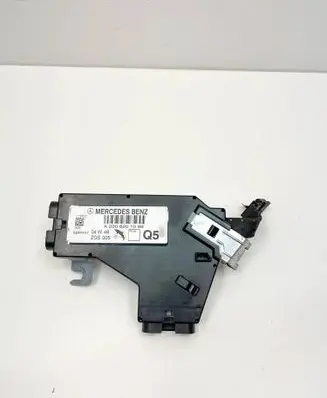 Mercedes-Benz SL R230 Aerial antenna amplifier A2308201089 2308201089