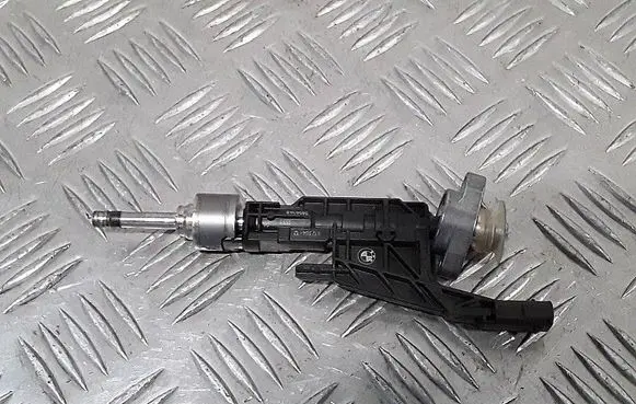 BMW 2 F46 Fuel injector 8656548 0261500437