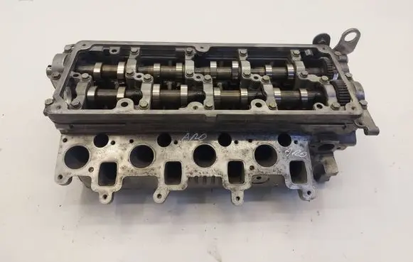Volkswagen PASSAT B7 Engine head 03L103373A
