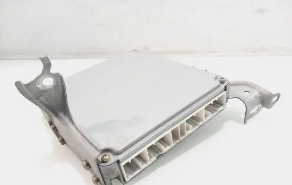 Toyota Avensis Verso Engine control unit/module 8966144300 1758005121