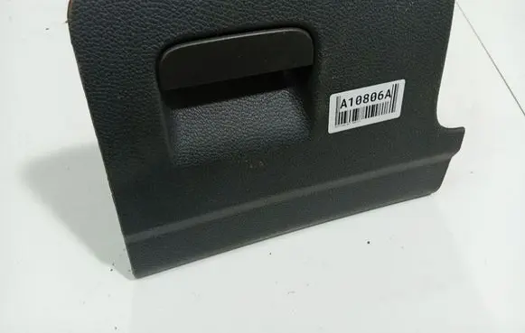 Glove box