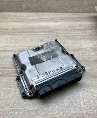 Renault Megane II Engine control unit/module ECU 8200039569 0281010483