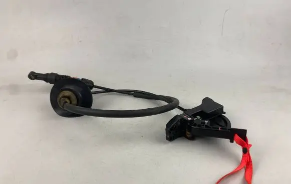 Chrysler Pacifica Gear shift cable linkage 68252729AJ