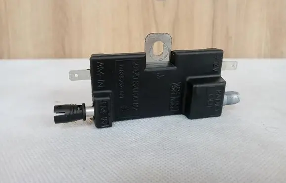 Mercedes-Benz SLK R170 Aerial antenna amplifier 1708200089 A1708200089