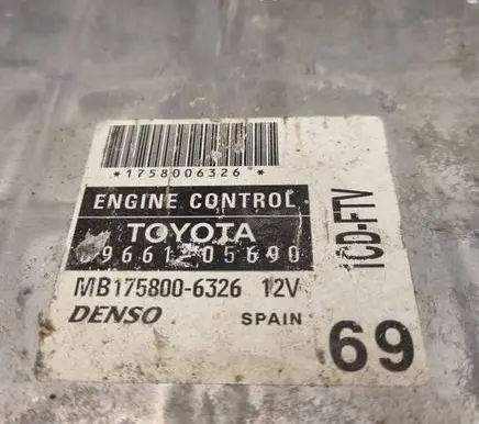 Toyota Avensis T250 Engine control unit/module 9661205680 1758006326 MB1758006326