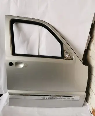 Jeep Cherokee Front door 5288089AB 141425716