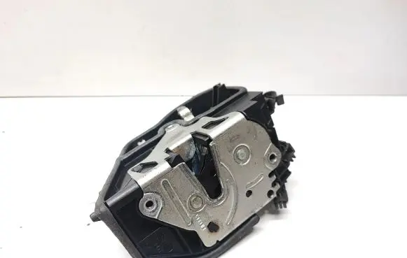 BMW X5 E70 Front door lock 7167073
