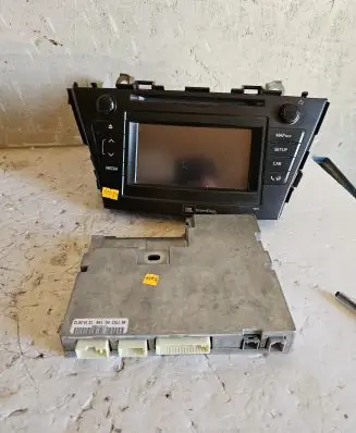 Toyota Prius+ (ZVW40) Navigation unit CD/DVD player 86840YY081 BE7707 EXTENSIONBOX