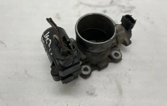 Toyota Corolla Verso E121 Engine shut-off valve PA612GF33