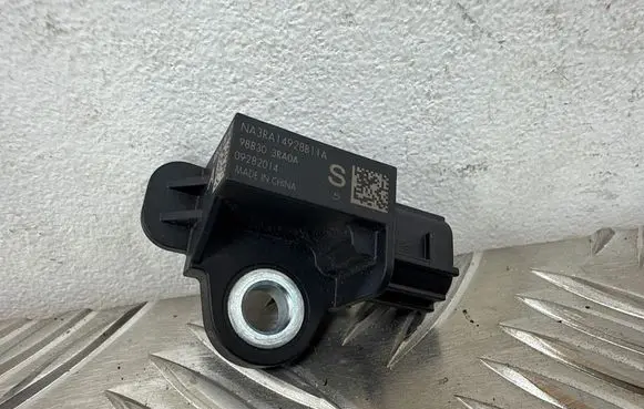Nissan Qashqai Airbag deployment crash/impact sensor 988303RA0A 09282014