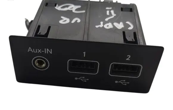 Renault Captur II USB socket connector 280231553R