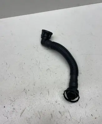 Volkswagen PASSAT B7 Breather hose/pipe 03L103493AE