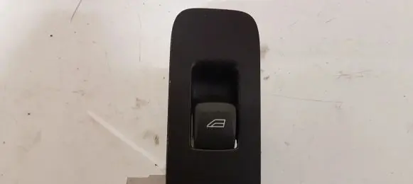 Volvo V40 Electric window control switch 31394840