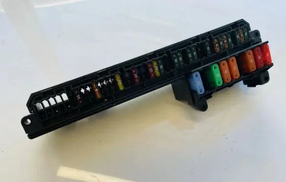 BMW 5 E60 E61 Fuse box set 6114695733002