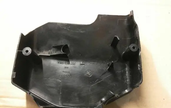 Volkswagen PASSAT B3 Steering wheel column trim 357953516A