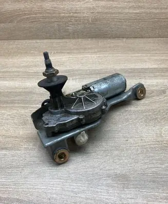 Renault Megane I Rear window wiper motor 7700838379 0390206510