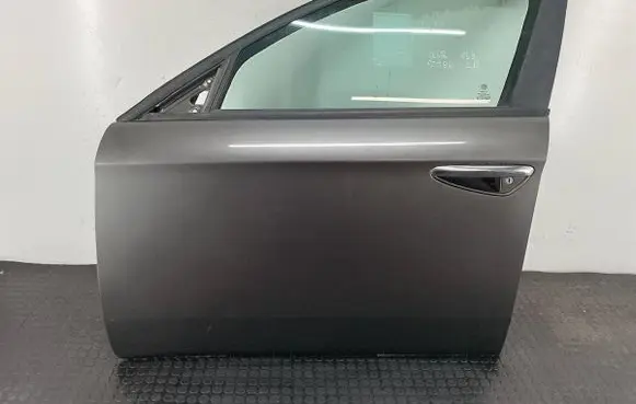 Alfa Romeo 159 Front door