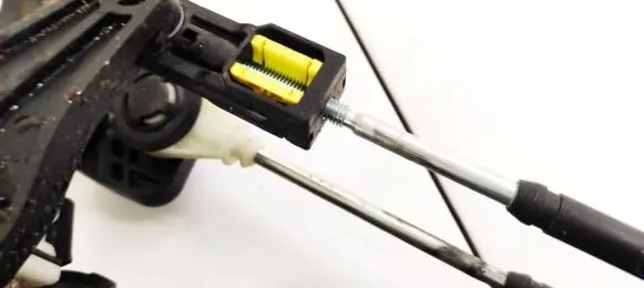 Gear shift cable linkage