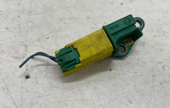 Audi A4 S4 B8 8K Airbag deployment crash/impact sensor 1K0909606C