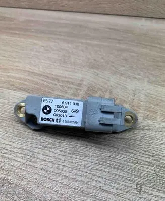 BMW 3 E46 Airbag deployment crash/impact sensor 6911038