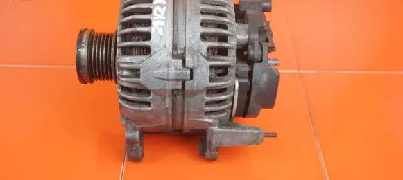 Volkswagen Tiguan Generator/alternator 03C903023A 29XZ31