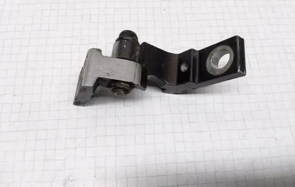 Volkswagen Golf IV Rear door upper hinge
