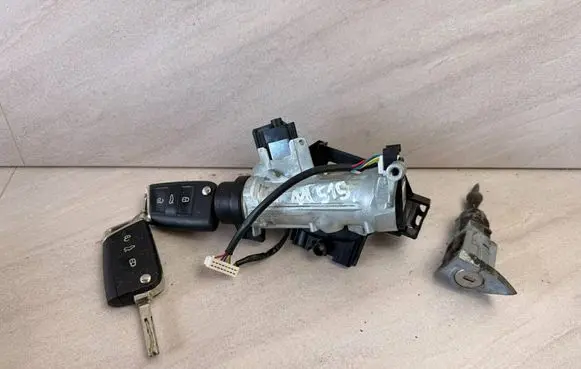 Volkswagen Touran III Ignition lock 1K0905851 1K0953527D 5Q0905865