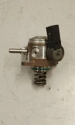 Audi A3 8Y Fuel injection high pressure pump 05E127027A