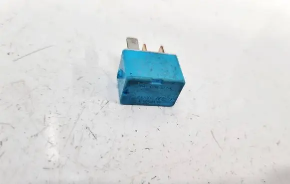 Toyota Yaris Other relay 9098702027