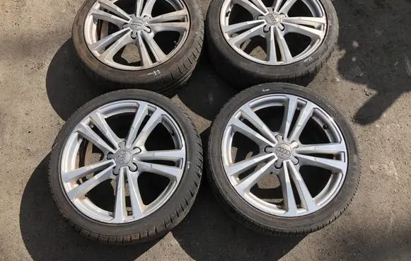 Audi A3 S3 8V R18 alloy rim 8V0601025BL 8V0601025AJ
