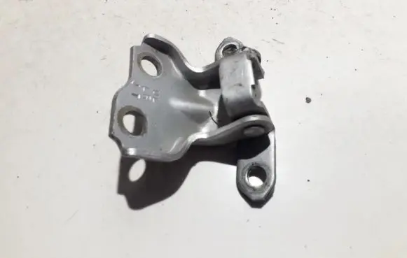 Suzuki Baleno EG Rear door lower hinge