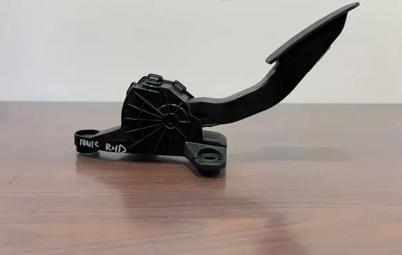 Hyundai Ioniq Accelerator throttle pedal DH32728G2900 3274003100