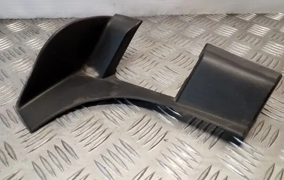 Volkswagen Touareg I Other trunk/boot trim element 7L6867437D