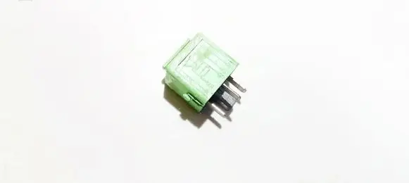 BMW 5 E39 Other relay 61368373700 v23134-k59-x312