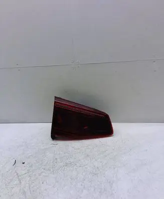 Tailgate rear/tail lights