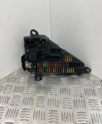BMW 5 E60 E61 Fuse module 6906619 518956040