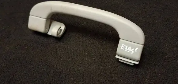 BMW 5 E39 Rear interior roof grab handle 8235578