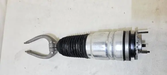 Maserati Grecale Front shock absorber/damper 06703021870